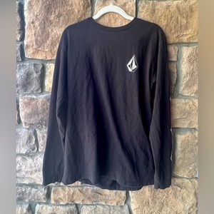 Men’s volcom size medium black long sleeve shirt